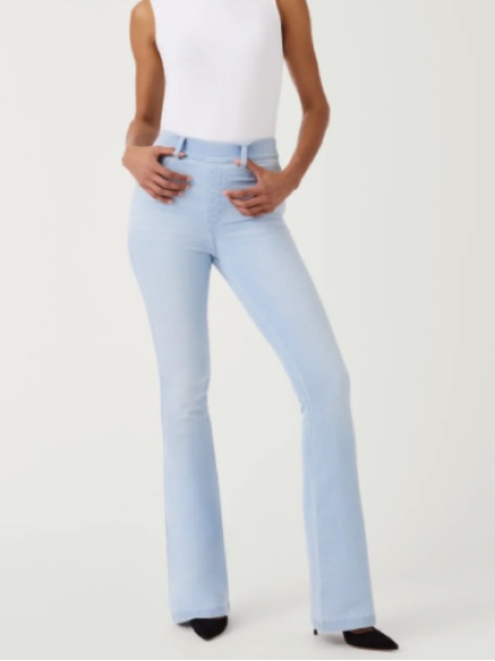 NWT size Medium Tall SPANX Women's Retro Light Wash Stretch Flare Jeans